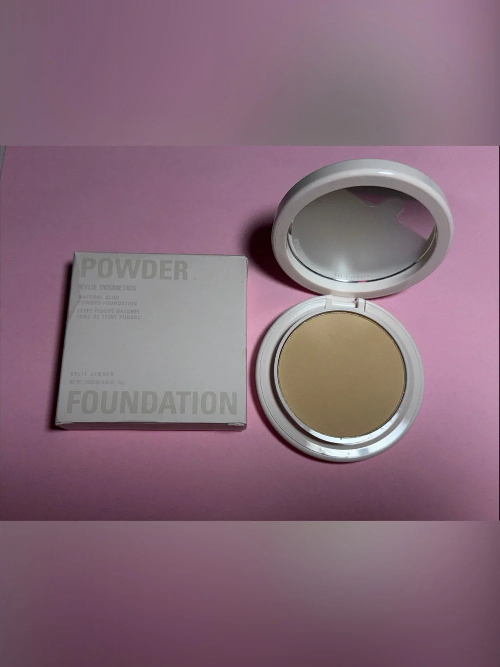 KYLIE COSMETICS   Natural Blur Powder Foundation